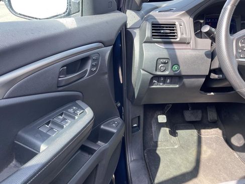 Used 2023 Honda Passport EX-L image 2