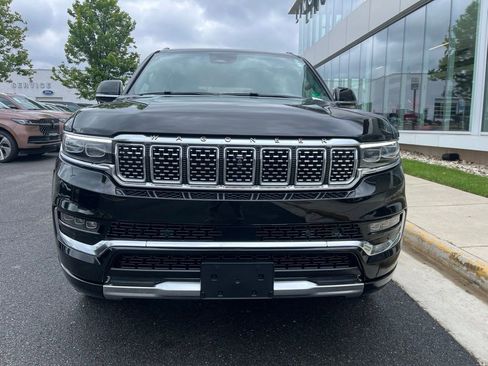Used 2022 Jeep Grand Wagoneer Series III AWD/4WD image 2