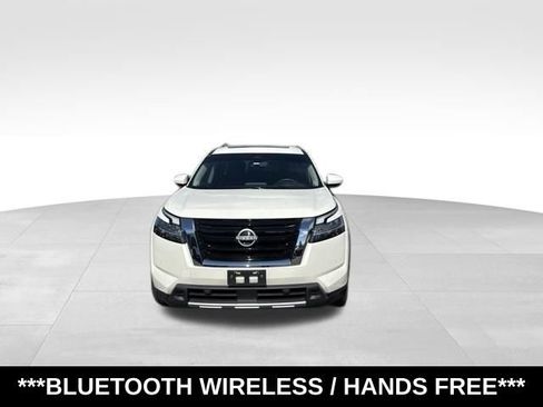 Used 2024 Nissan Pathfinder Platinum AWD/4WD image 3