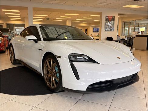 Used 2023 Porsche Taycan RWD image 11