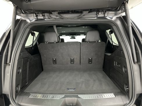 Used 2024 Chevrolet Suburban Premier image 16