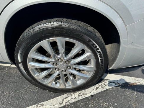 Used 2020 Cadillac XT6 Premium Luxury AWD/4WD image 7
