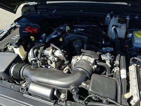 Used 2023 Jeep Wrangler Unlimited Rubicon w/ Dual Top Group image 27