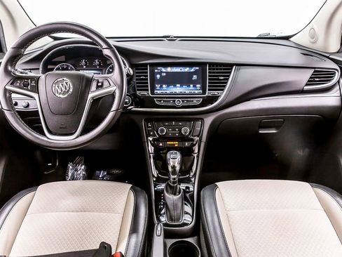 Used 2021 Buick Encore Preferred w/ Safety Package II FWD image 17