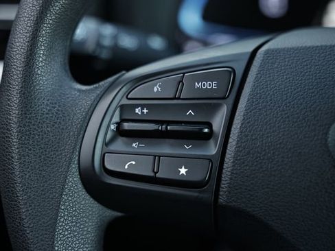 Used 2023 Hyundai Venue SE image 30