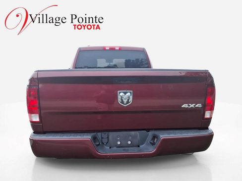 Used 2019 RAM 1500 Express AWD/4WD image 3