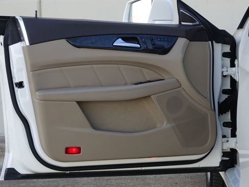 Used 2014 Mercedes-Benz CLS 550 4MATIC image 36