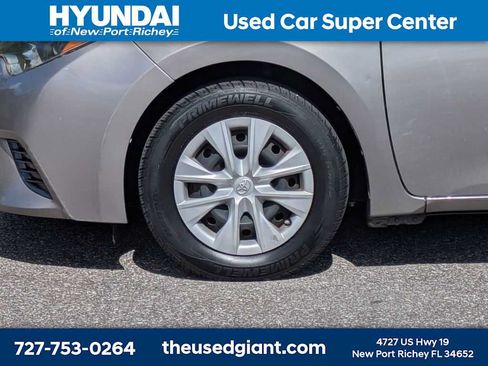 Used 2015 Toyota Corolla LE FWD image 10