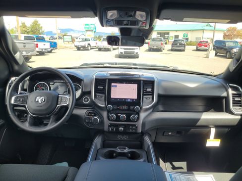 New 2026 RAM 1500 Express AWD/4WD image 19