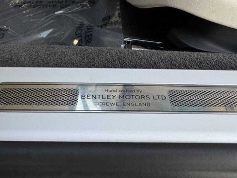 Used 2022 Bentley Flying Spur W12 image 27