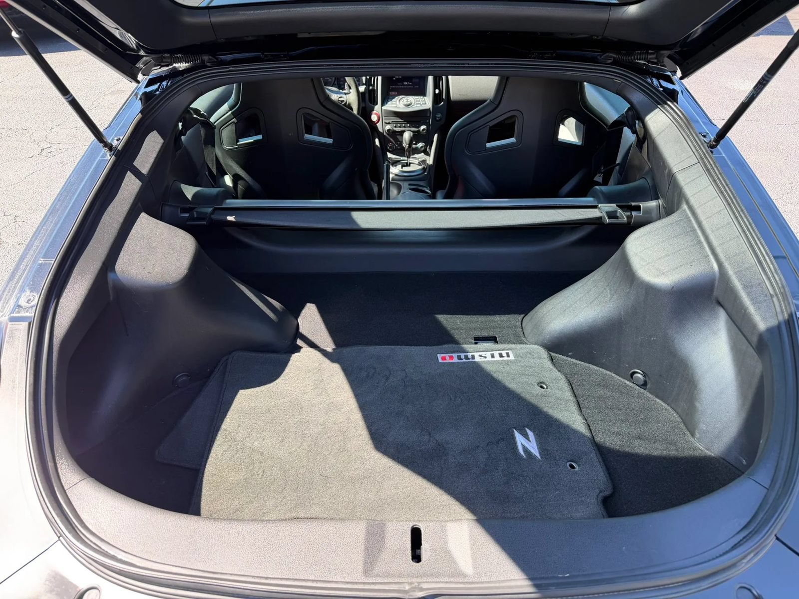 Used 2017 Nissan 370Z NISMO RWD image 21