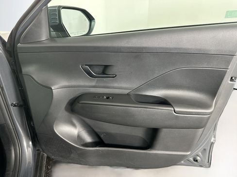 Used 2024 Hyundai Kona SEL image 30