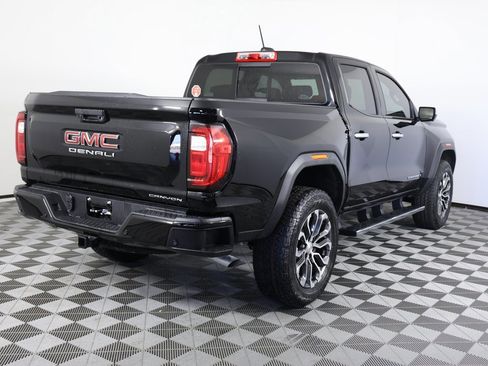 Used 2025 GMC Canyon Denali image 4