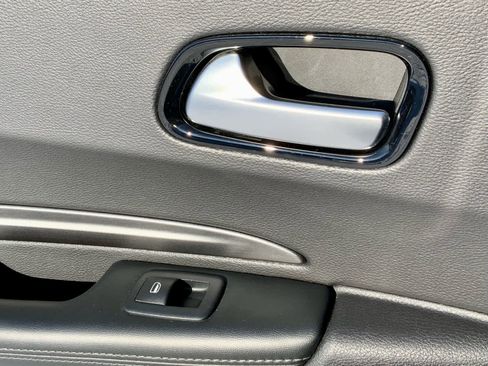 Used 2023 Dodge Durango SXT Launch Edition image 45