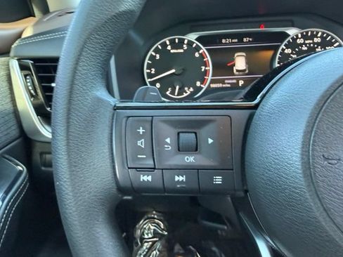 Used 2022 Nissan Rogue SV FWD image 18