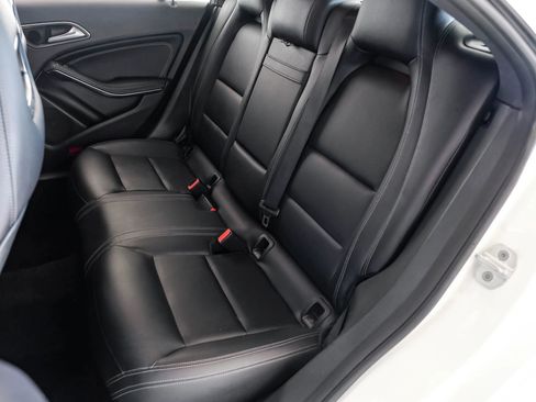 Used 2018 Mercedes-Benz CLA 250 image 36