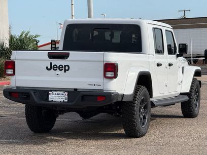 New 2026 Jeep Gladiator Sport