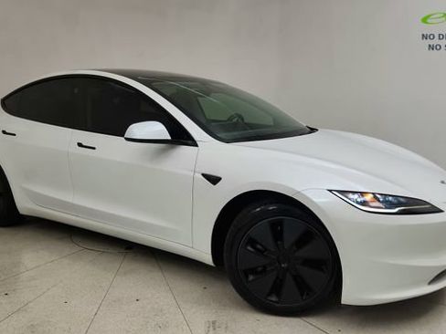 Used 2025 Tesla Model 3 Long Range AWD/4WD image 15