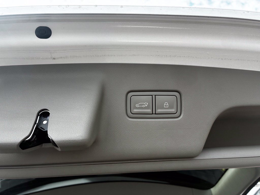 Used 2026 Hyundai Palisade SEL FWD image 14