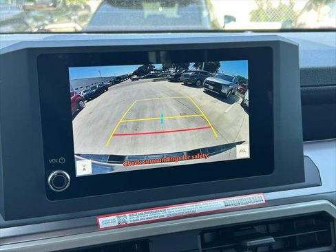 Certified 2025 Toyota Tacoma SR5 AWD/4WD image 30