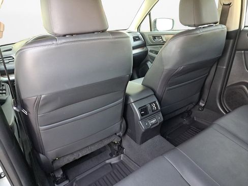 Used 2018 Subaru Outback 2.5i Limited image 16