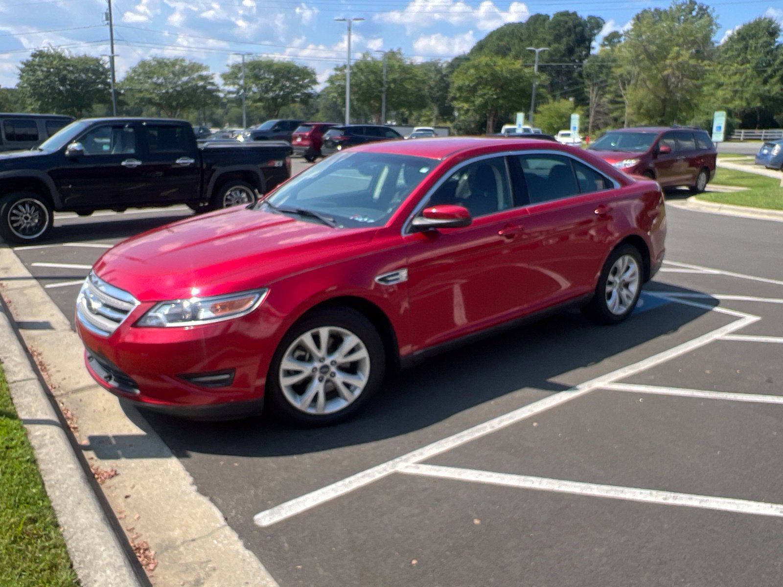 Used 2011 Ford Taurus SEL FWD image 17