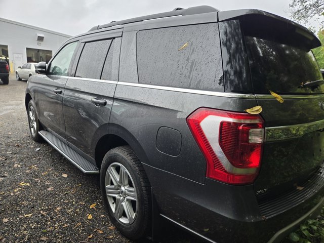 Used 2020 Ford Expedition XLT w/ Equipment Group 202A AWD/4WD image 3