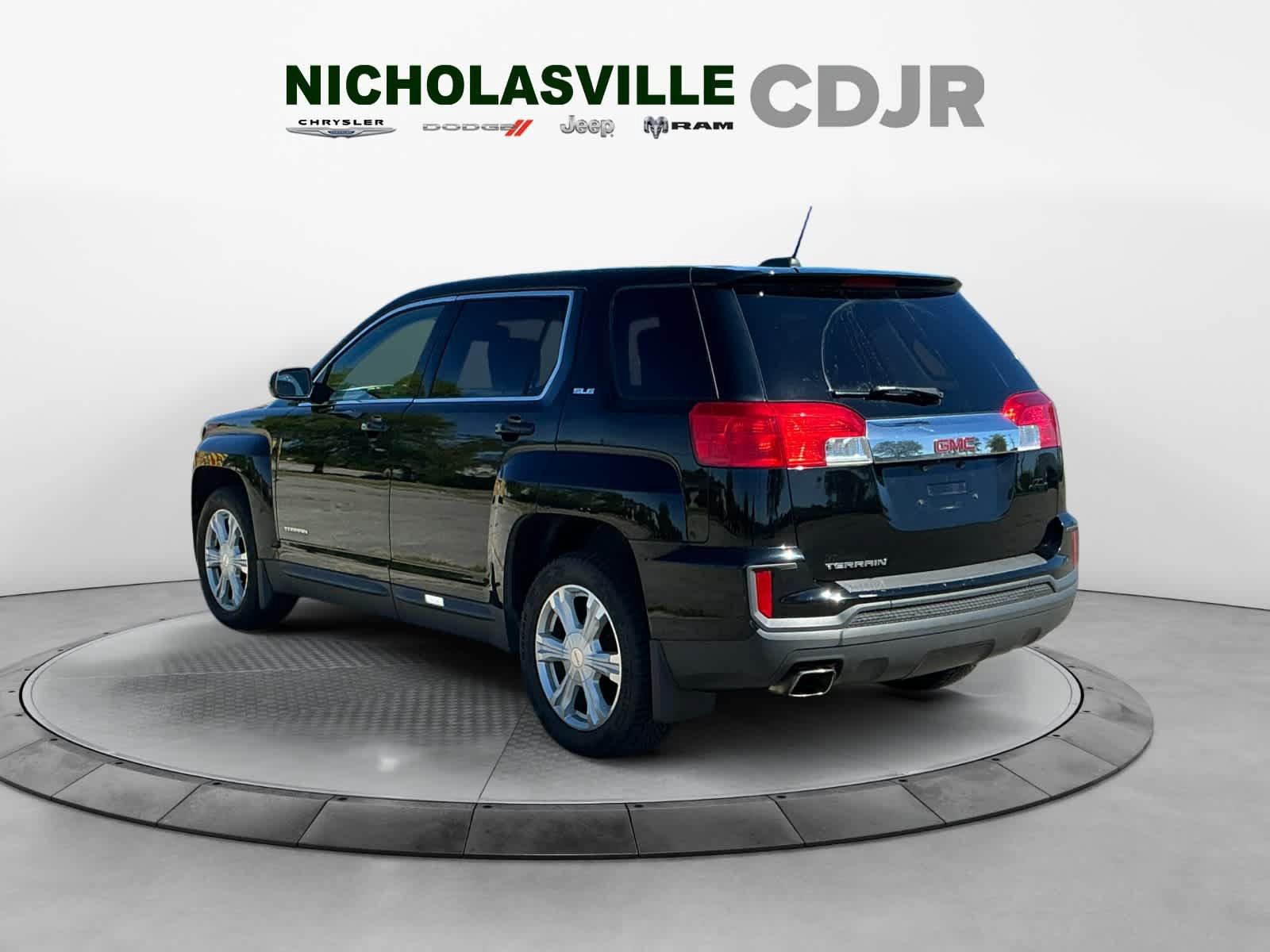 Used 2017 GMC Terrain SLE w/ LPO, Protection Package FWD image 3