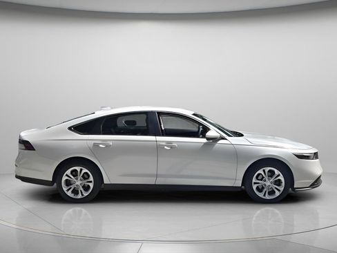 Certified 2025 Honda Accord LX image 4