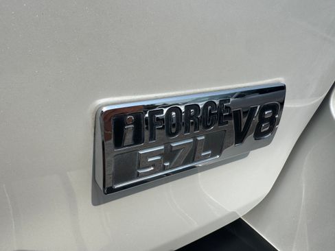 Used 2019 Toyota Sequoia Platinum AWD/4WD image 4