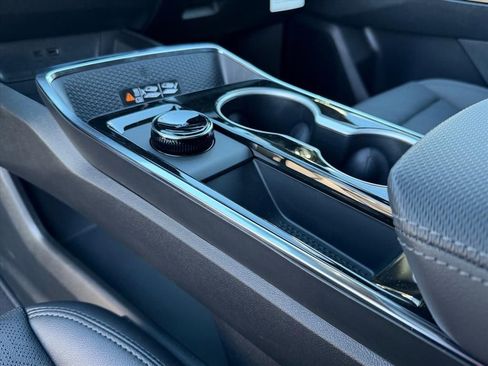 New 2026 Chevrolet Equinox LT w/ Convenience Package II image 13