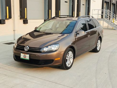 Used 2011 Volkswagen Jetta TDI FWD image 1