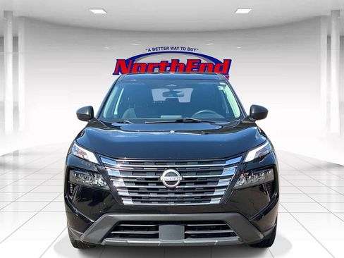 Used 2024 Nissan Rogue S FWD image 2