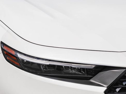 Used 2025 Honda Accord SE image 12