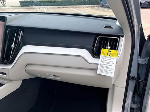 New 2026 Volvo XC60 B5 Ultra w/ Protection Package Premier AWD/4WD image 18