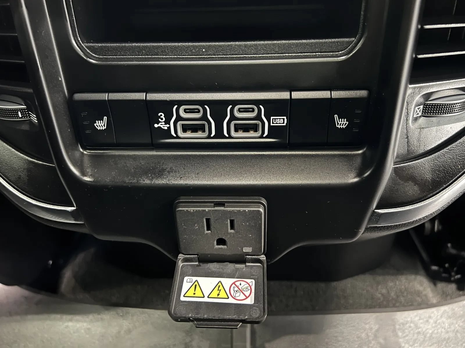 Used 2020 RAM 1500 Laramie AWD/4WD image 45