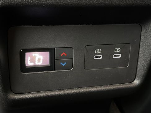 Used 2024 Nissan Rogue SL w/ SL Premium Package image 23