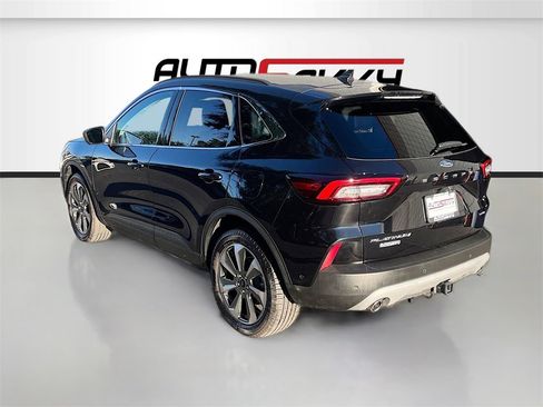 Used 2024 Ford Escape Platinum w/ Premium Technology Package image 5