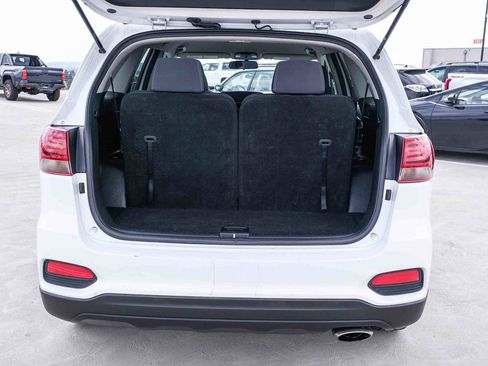Used 2019 Kia Sorento FWD V6 image 29