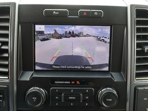 Used 2020 Ford F150 XLT w/ Equipment Group 302A Luxury AWD/4WD image 19