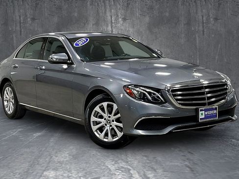 Used 2019 Mercedes-Benz E 300 4MATIC image 3