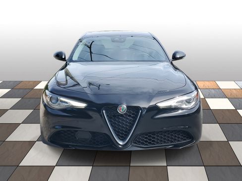 Used 2020 Alfa Romeo Giulia image 2