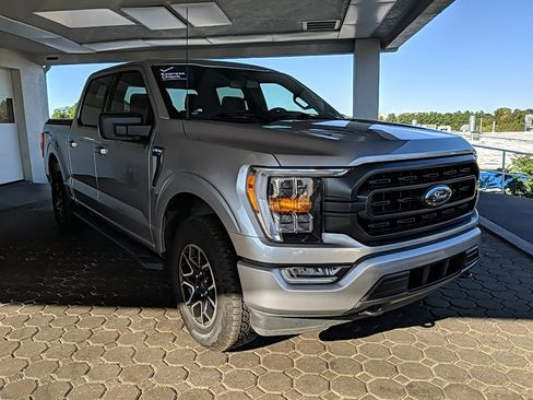 Certified 2022 Ford F150 XLT w/ Equipment Group 302A High image 3