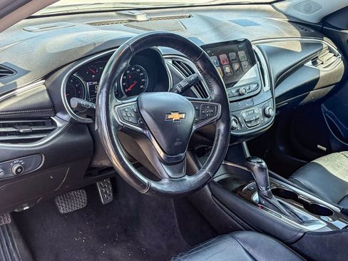 Used 2017 Chevrolet Malibu Premier w/ Premier Sun and Wheel Package image 8