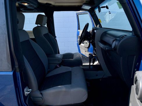 Used 2009 Jeep Wrangler X AWD/4WD image 7