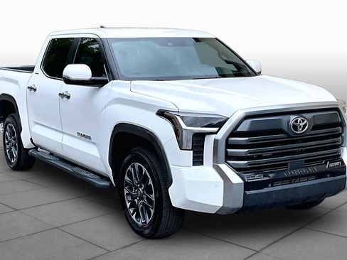 Used 2025 Toyota Tundra Limited AWD/4WD image 3