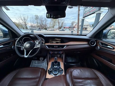 Used 2019 Alfa Romeo Stelvio Ti Lusso w/ Quick Order Package 22X Lusso AWD/4WD image 30