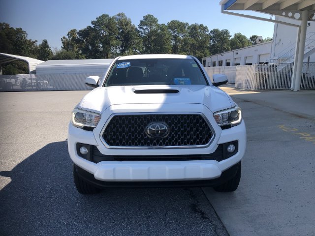 Used 2018 Toyota Tacoma TRD Sport RWD image 3
