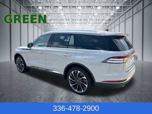 Certified 2023 Lincoln Aviator Reserve w/ Equipment Group 201A AWD/4WD image 3