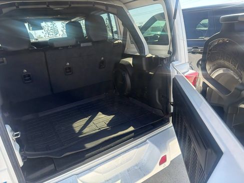 Used 2024 Jeep Wrangler High Altitude AWD/4WD image 19